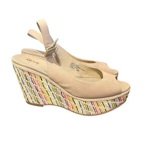 Levity Carla Pumps